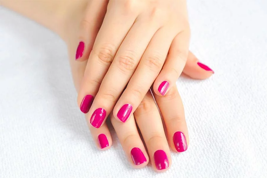 Jak zrobić manicure hybrydowy w domu?