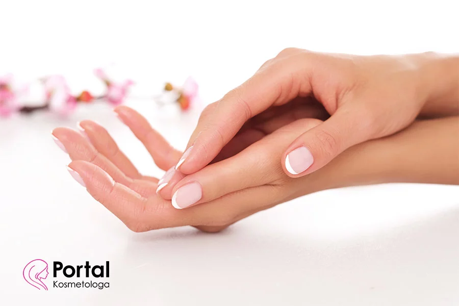 Manicure hybrydowy - krok po kroku Manicure hybrydowy - krok po kroku