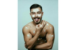 Krem do twarzy dla mężczyzn – czym się kierować przy wyborze?