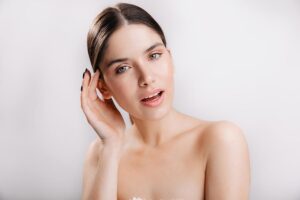 Kiedy kosmetologia to za mało? Czas na naturalny efekt faceliftu.